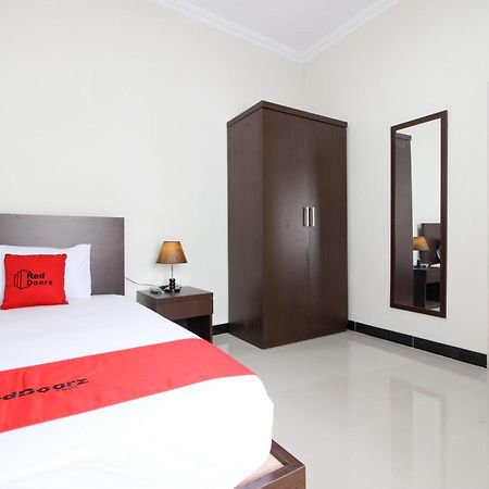 Reddoorz Syariah Plus @ Jakal Bawah 3 Kejayan Экстерьер фото