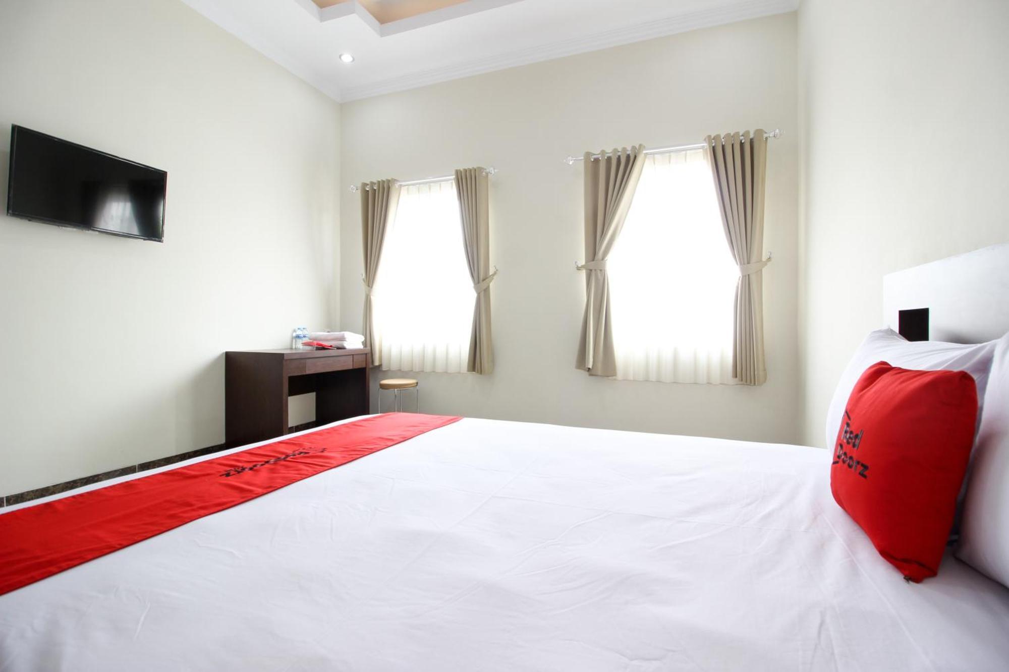 Reddoorz Syariah Plus @ Jakal Bawah 3 Kejayan Экстерьер фото
